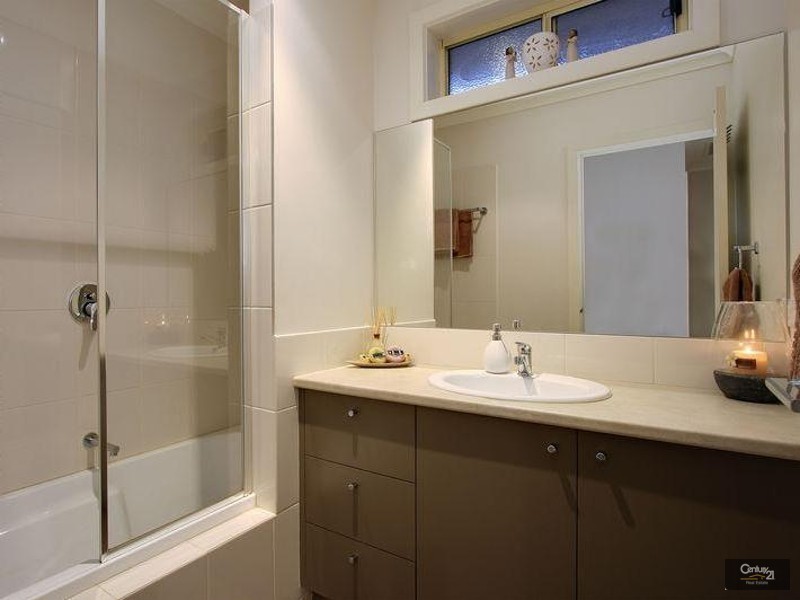 2/49 Mount View Parade, Croydon VIC 3136