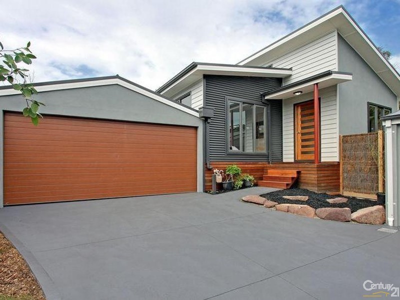 2/2A Gardner Parade, Mount Evelyn VIC 3796