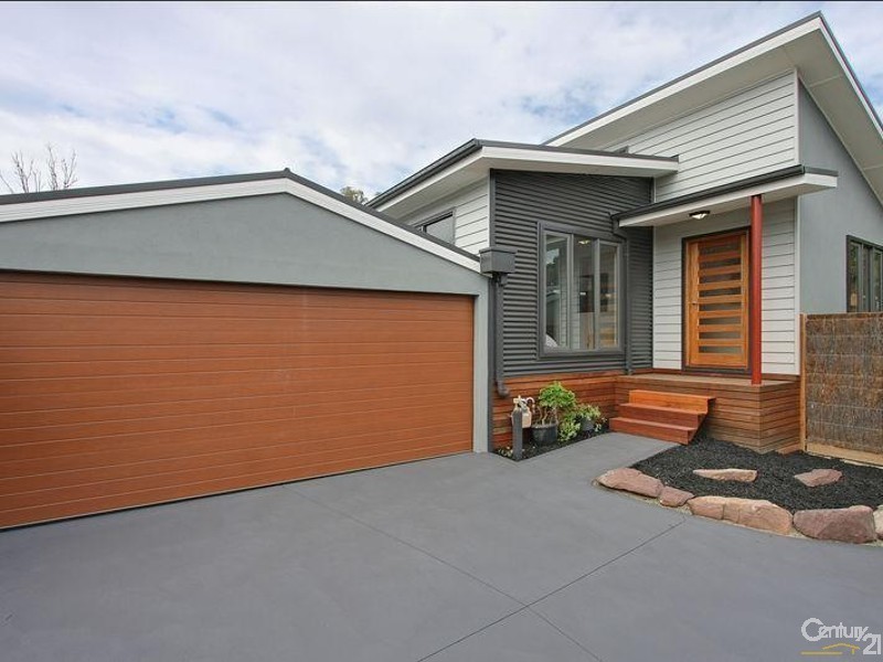 2/2A Gardner Parade, Mount Evelyn VIC 3796