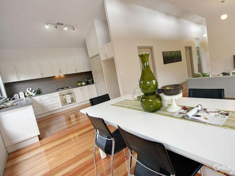 2/2A Gardner Parade, Mount Evelyn VIC 3796