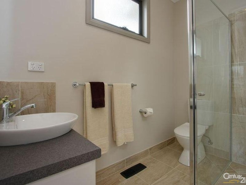 2/2A Gardner Parade, Mount Evelyn VIC 3796