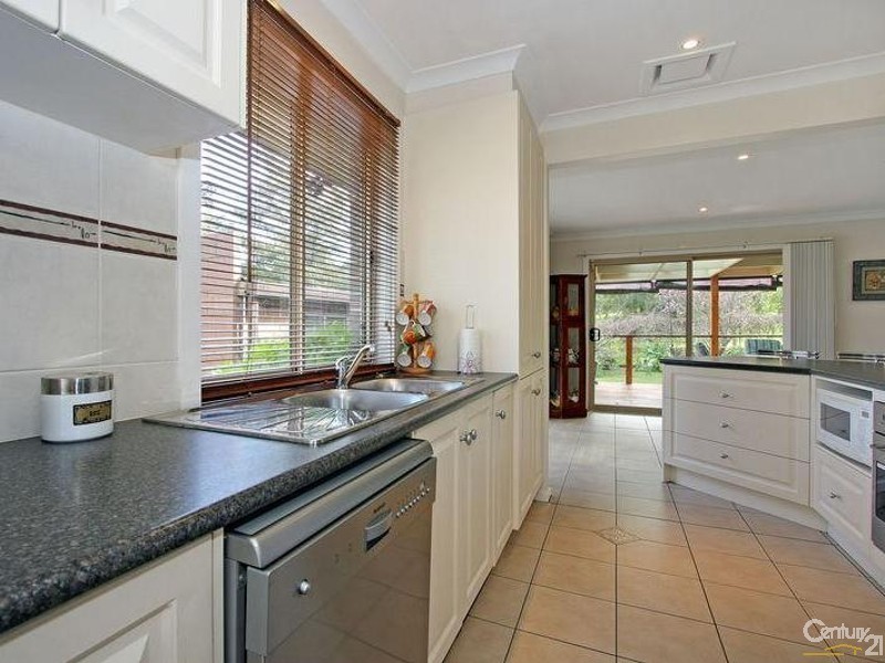 13 Smithacres Road, Montrose VIC 3765