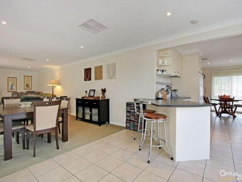 13 Smithacres Road, Montrose VIC 3765