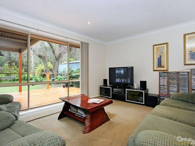 13 Smithacres Road, Montrose VIC 3765