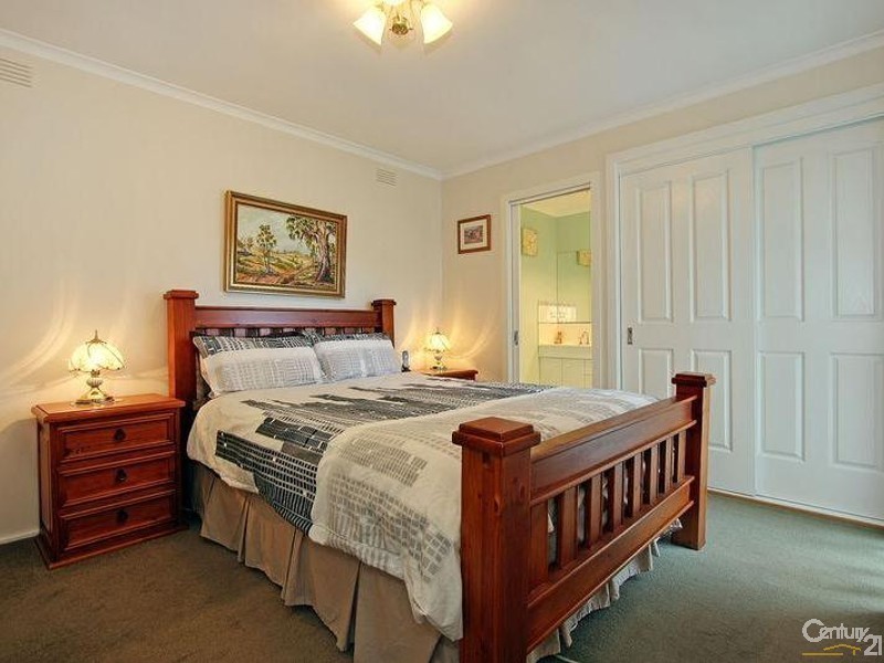 13 Smithacres Road, Montrose VIC 3765