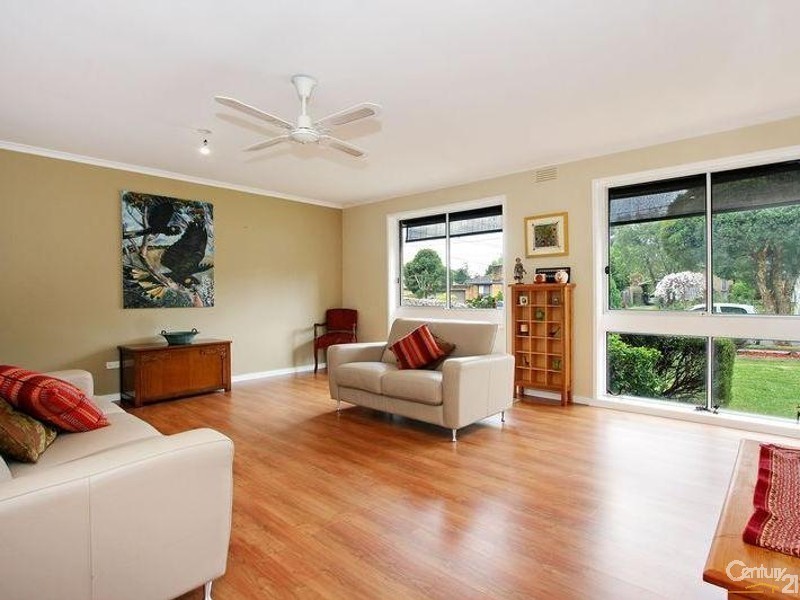 129 Esther Crescent, Mooroolbark VIC 3138