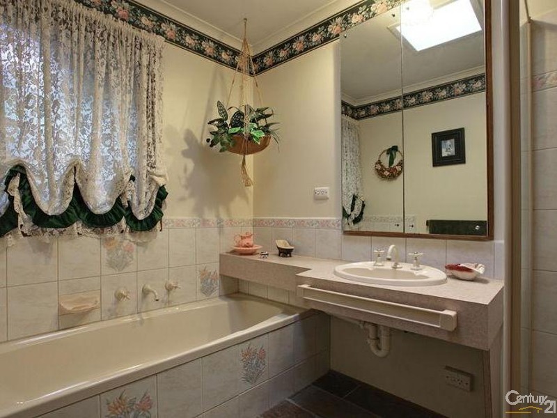 23 Raymond Court, Ringwood East VIC 3135