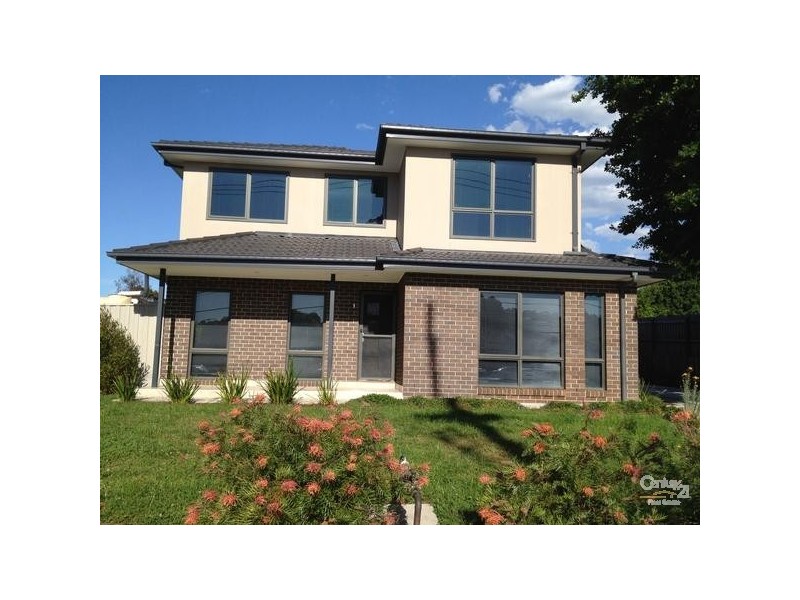 1/8 Karingal Street, Croydon North VIC 3136