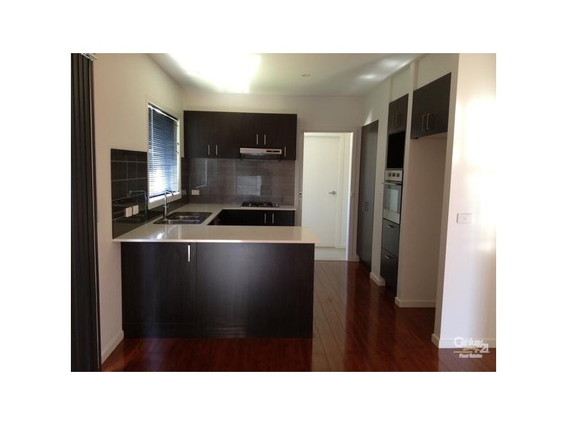 1/8 Karingal Street, Croydon North VIC 3136