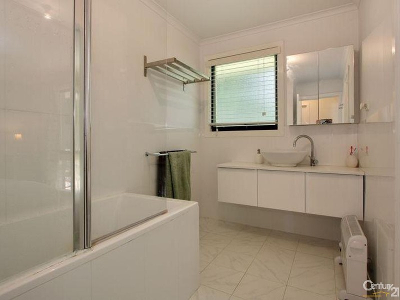 24 Fernwood Avenue, Ringwood East VIC 3135