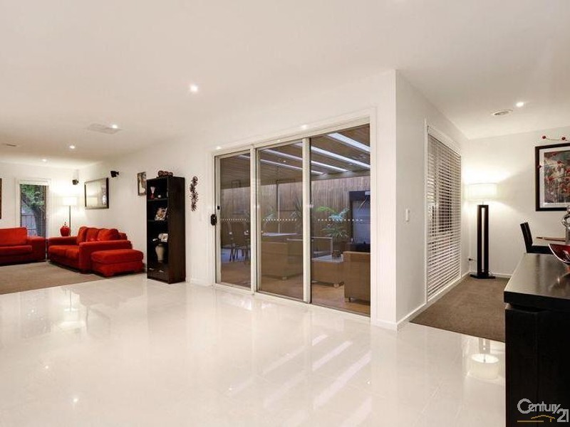 1/49 Mount View Parade, Croydon VIC 3136