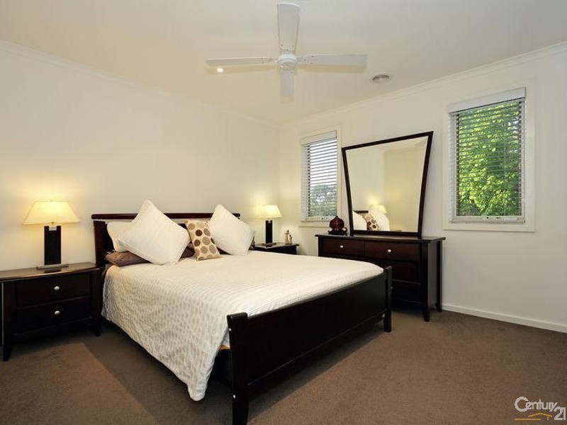 1/49 Mount View Parade, Croydon VIC 3136