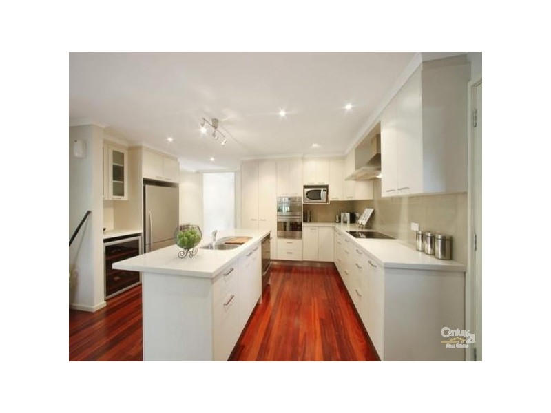 16 Tatiara Avenue, Croydon North VIC 3136