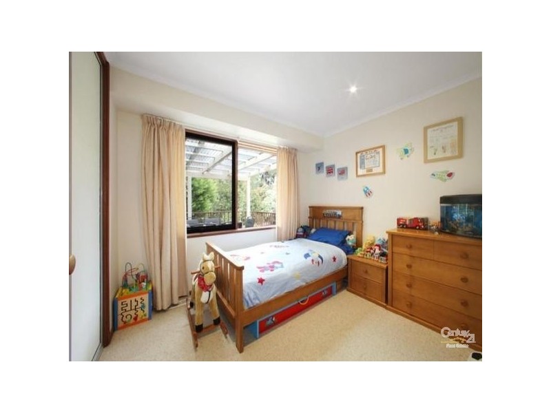 16 Tatiara Avenue, Croydon North VIC 3136