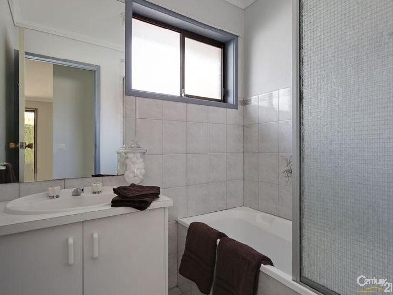 7 Raisell Road, Cranbourne West VIC 3977