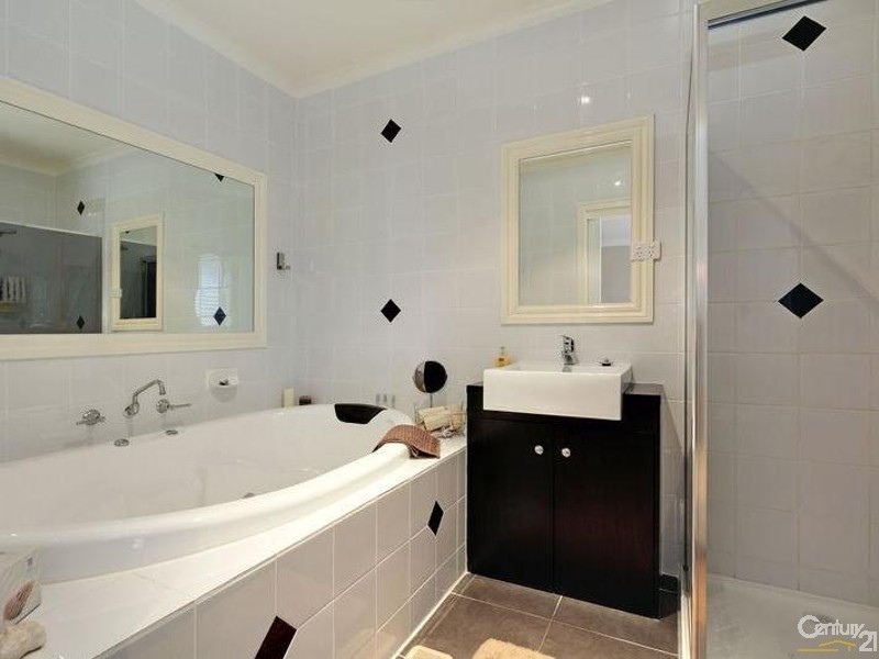 18A Wimbledon Court, Mooroolbark VIC 3138