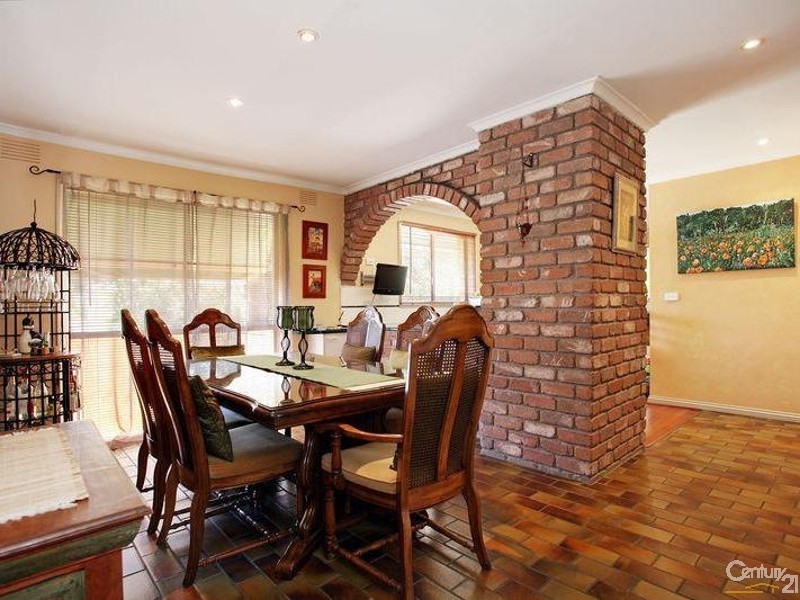 18 Wimbledon Court, Mooroolbark VIC 3138