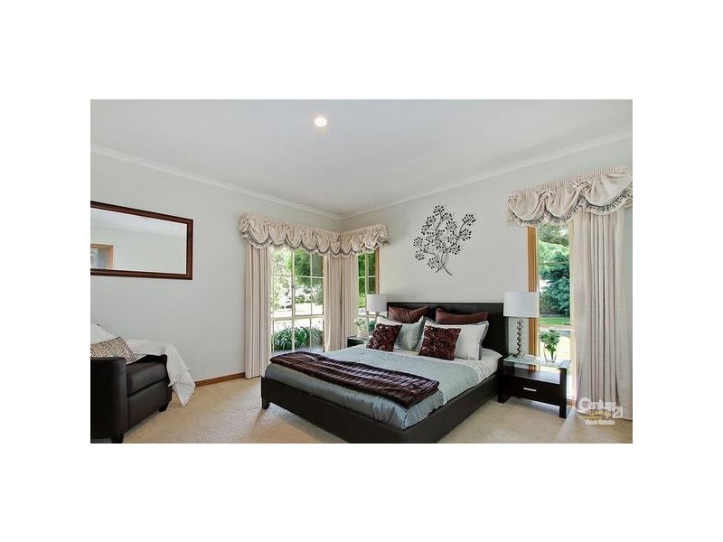 53 Carlise Road, Ferntree Gully VIC 3156