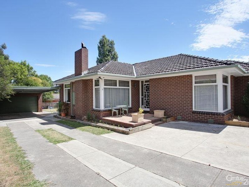 7 Sevenoaks Avenue, Croydon VIC 3136