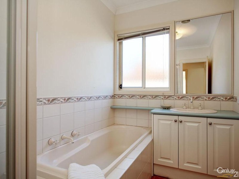 1 Huon Pine Court, Upper Ferntree Gully VIC 3156