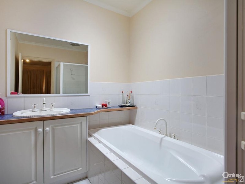 2/25 Bowen Street, Ferntree Gully VIC 3156