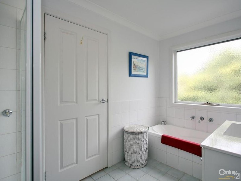 402 Canterbury Road, Ringwood East VIC 3135