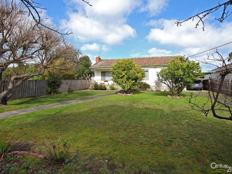 15 Marwarra Street, Ringwood East VIC 3135