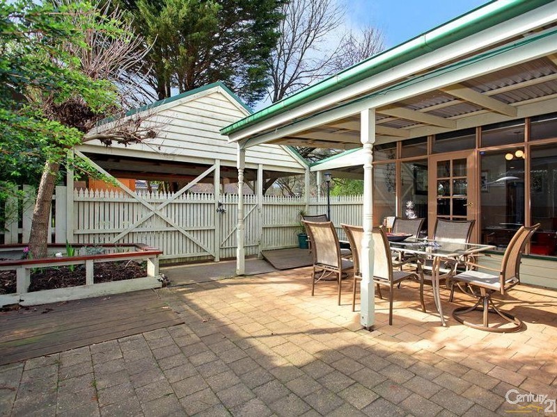 24 Parrs Road, Croydon VIC 3136