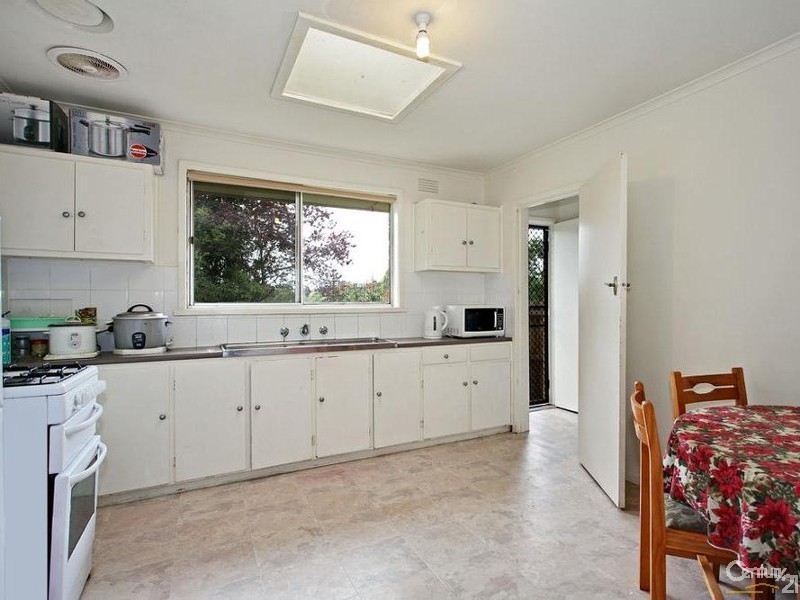 2 William Road, Croydon VIC 3136