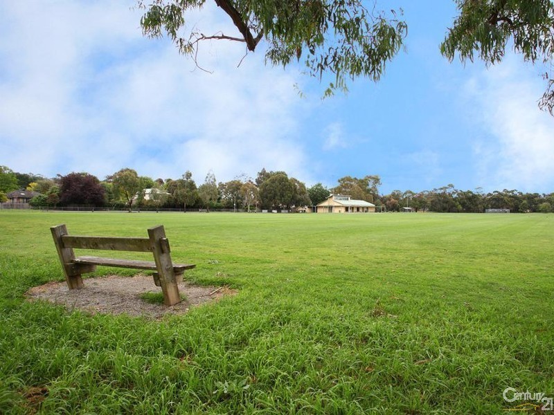 2 William Road, Croydon VIC 3136