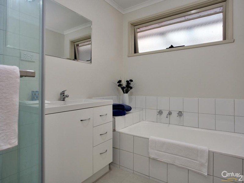 12 Newstead Way, Wantirna South VIC 3152