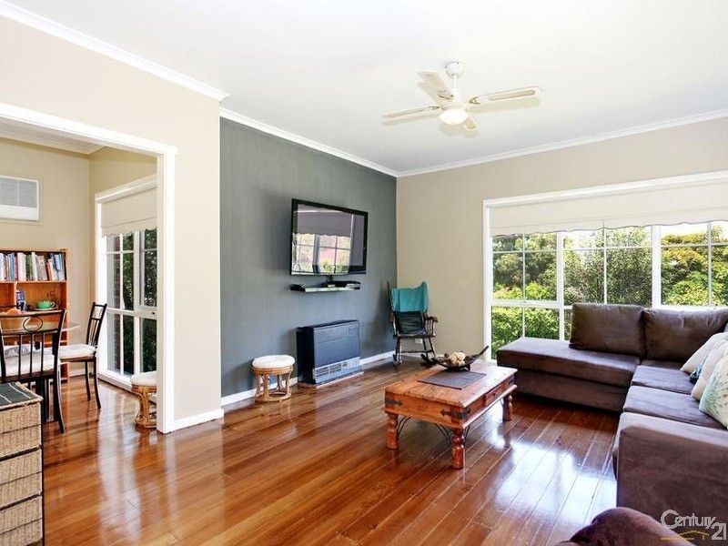 15 Homer Avenue, Croydon South VIC 3136