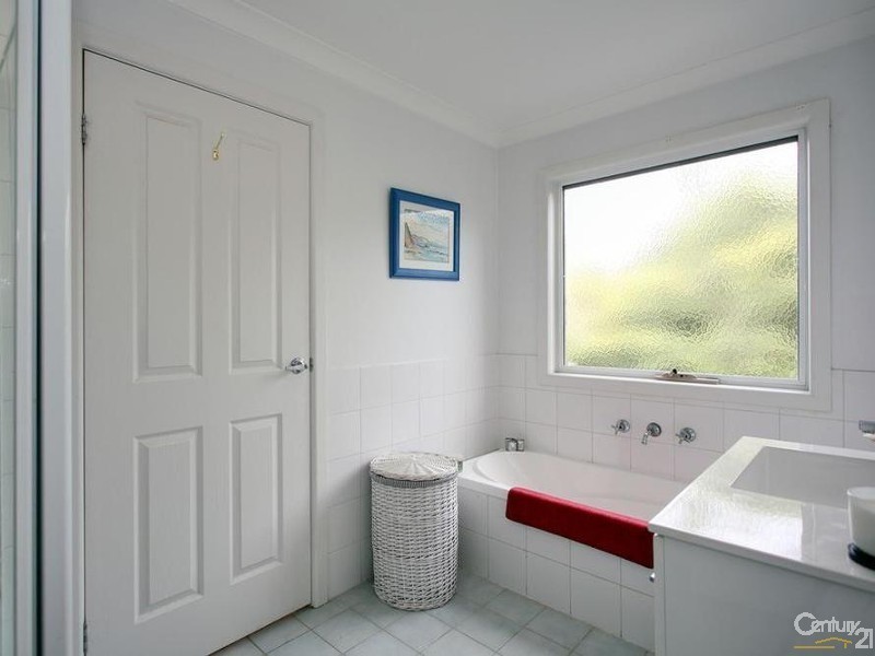 402 Canterbury Road, Ringwood East VIC 3135