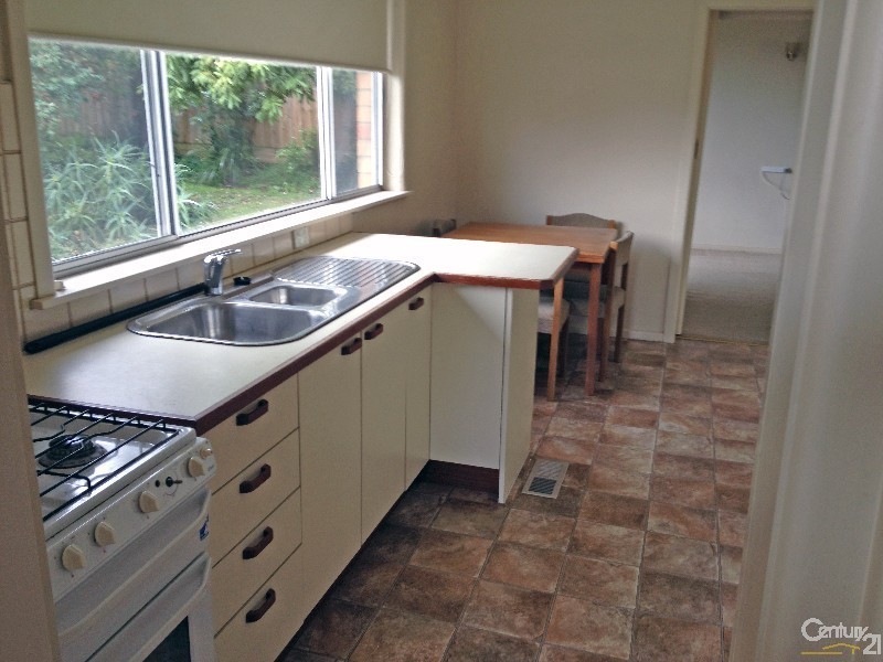 4 Lockhart Road, Ringwood North VIC 3134