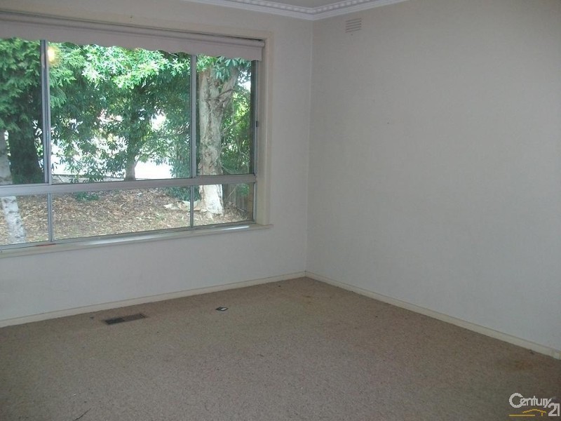 4 Lockhart Road, Ringwood North VIC 3134