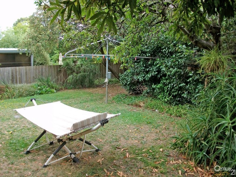 4 Lockhart Road, Ringwood North VIC 3134