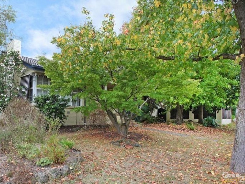 8 Bronhill Road, Ringwood East VIC 3135