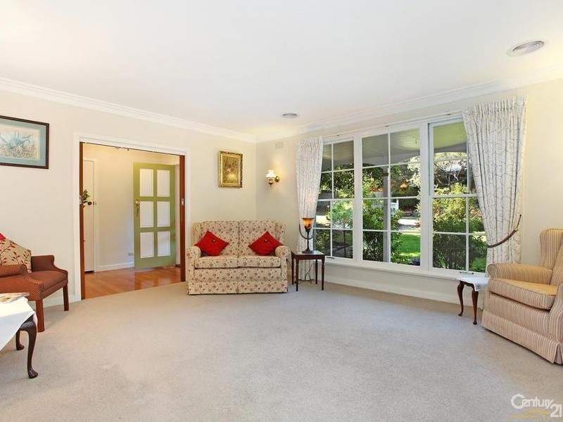 25 Shane Crescent, Croydon South VIC 3136