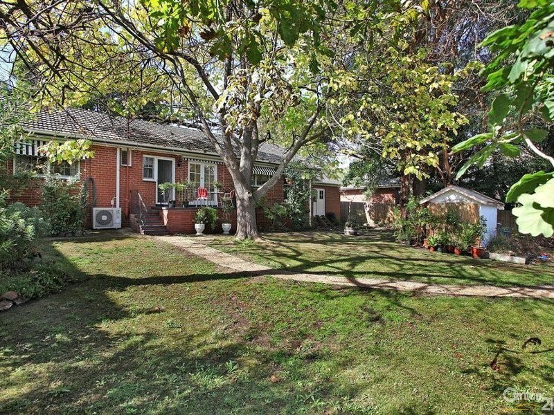 25 Shane Crescent, Croydon South VIC 3136