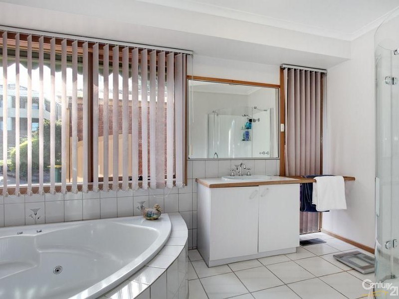 28 Bales Street, Ferntree Gully VIC 3156