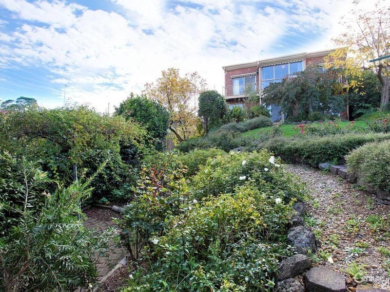 28 Bales Street, Ferntree Gully VIC 3156