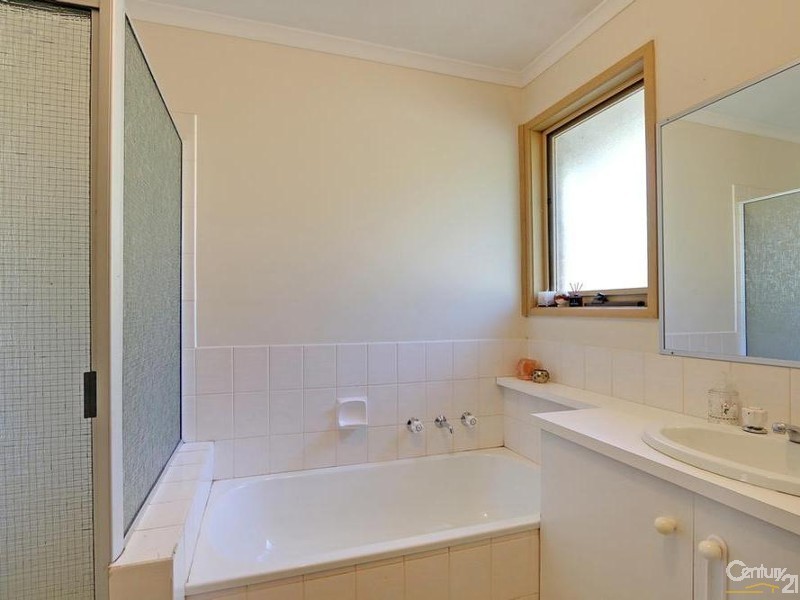 2/16 Glen Park Road, Bayswater North VIC 3153