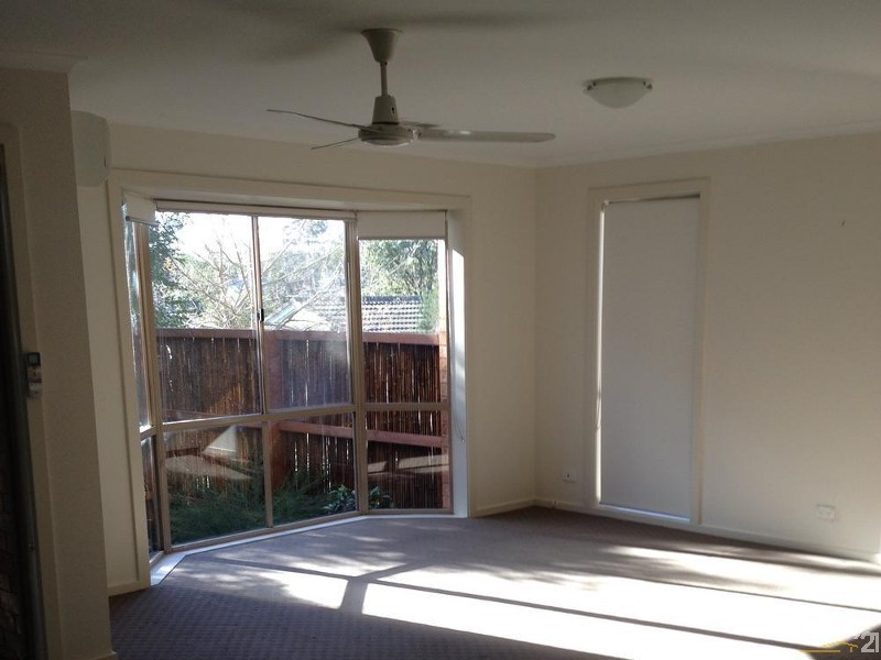 2/10 Vonadawn Avenue, Ringwood East VIC 3135