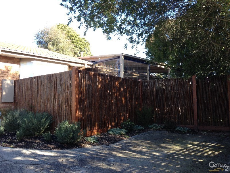 2/10 Vonadawn Avenue, Ringwood East VIC 3135