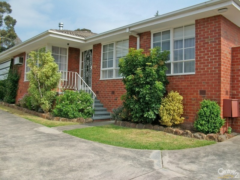 2/17 Kingsley Crescent, Mont Albert VIC 3127
