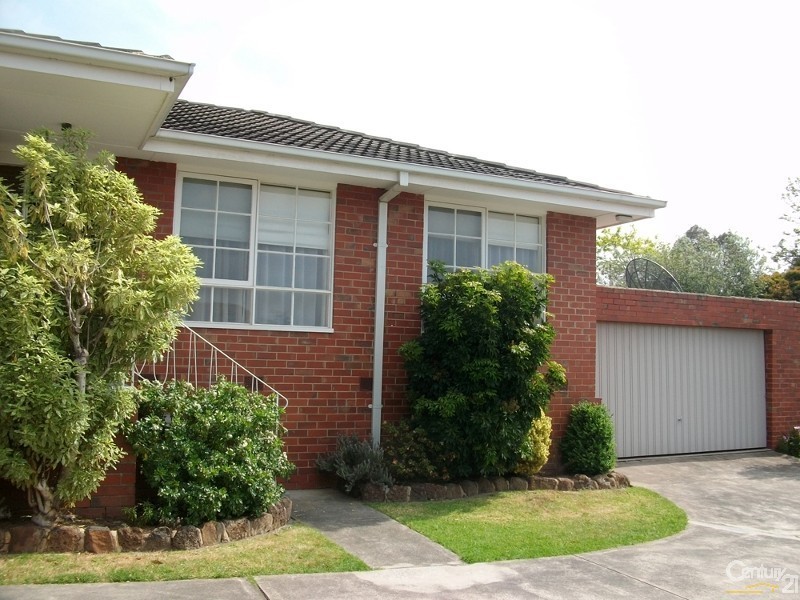 2/17 Kingsley Crescent, Mont Albert VIC 3127