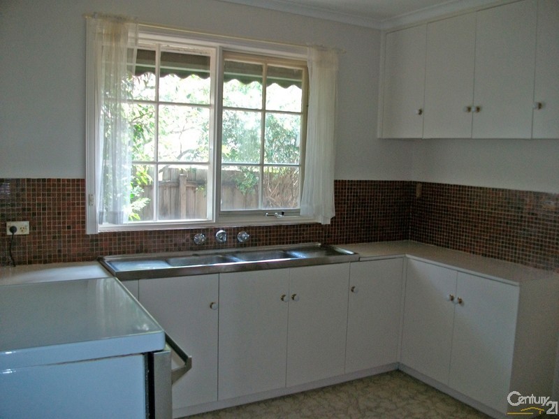 2/17 Kingsley Crescent, Mont Albert VIC 3127