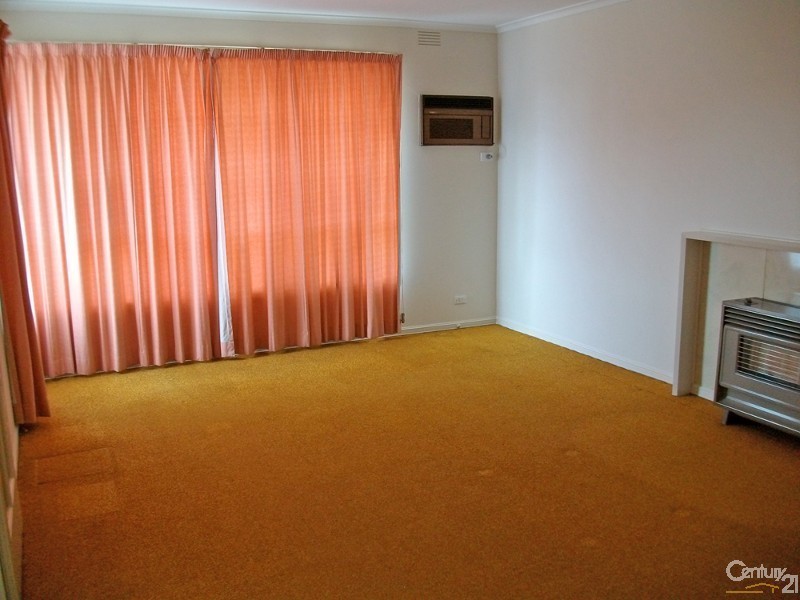 2/17 Kingsley Crescent, Mont Albert VIC 3127