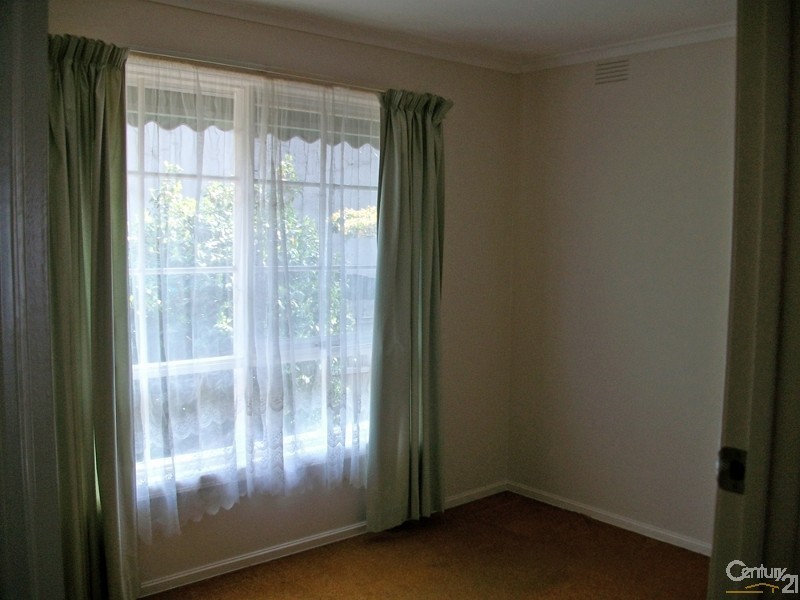 2/17 Kingsley Crescent, Mont Albert VIC 3127