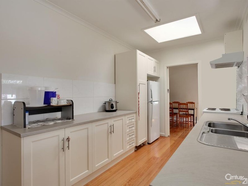 2 Alexandra Road, Ringwood East VIC 3135